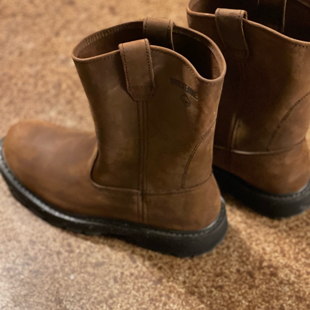 Size 9.5 M Wolverine steel toe work boots never worn